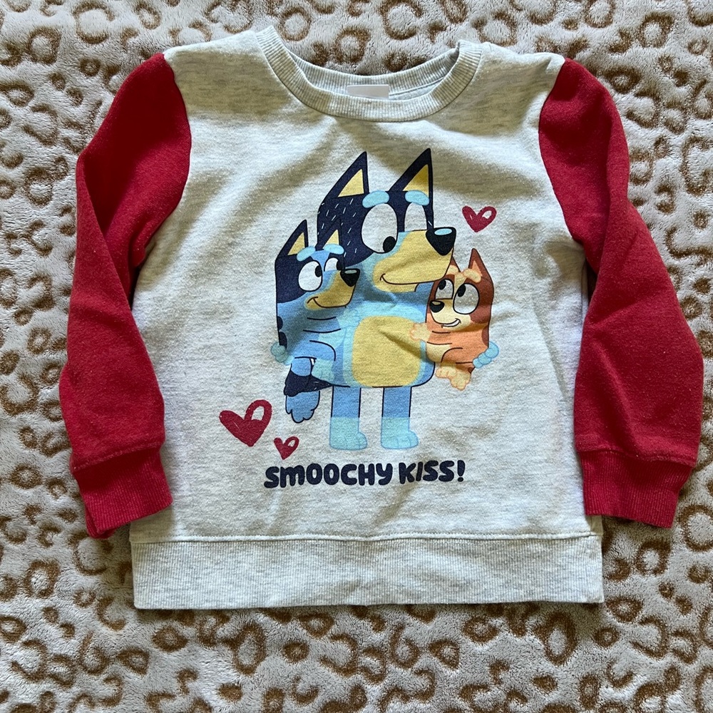 Bluey Smoochy Kiss Sweatshirt